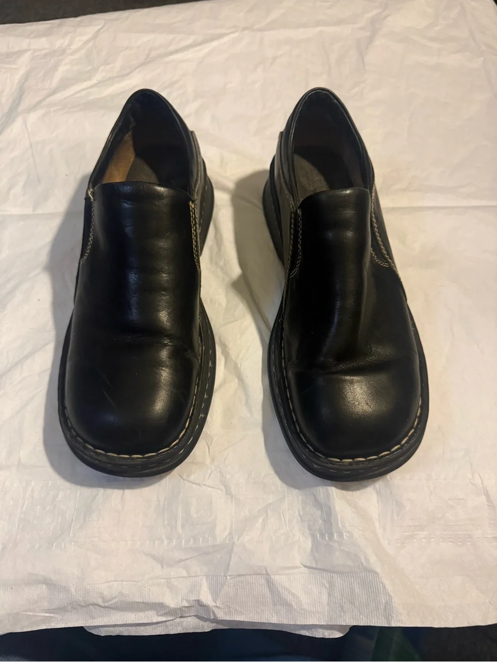Florsheim Black Leather Slip-On Loafers with Contrast Stitching